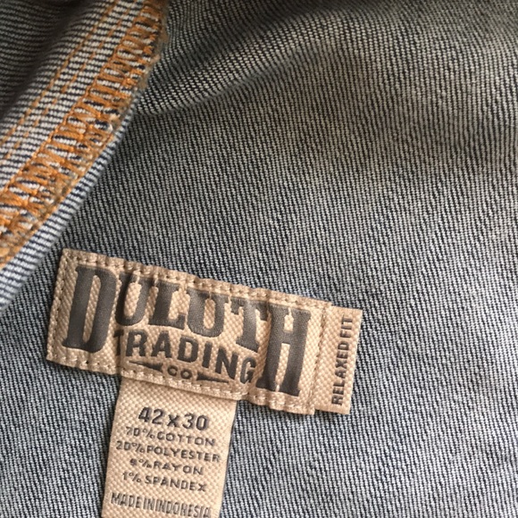 NWT Duluth Trading Co jeans - Picture 4 of 6